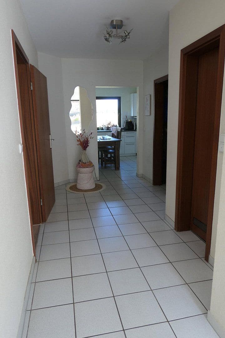 Predaj domu 224 m², pozemok 410 m², Flörsheim, Hesensko Predaj domu 224 m², pozemok 410 m², Flörsheim, Hesensko