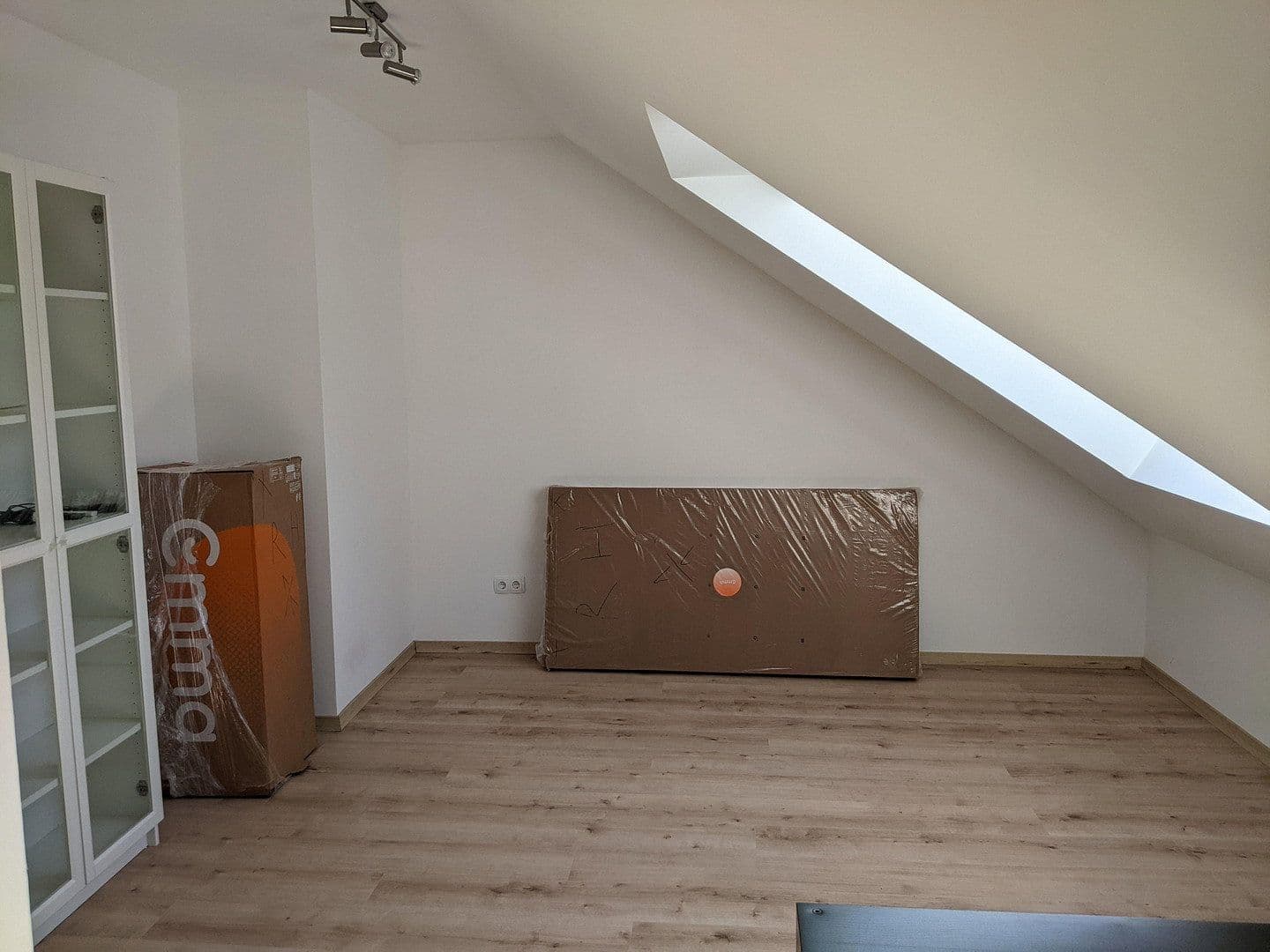 Predaj domu 224 m², pozemok 410 m², Flörsheim, Hesensko Predaj domu 224 m², pozemok 410 m², Flörsheim, Hesensko