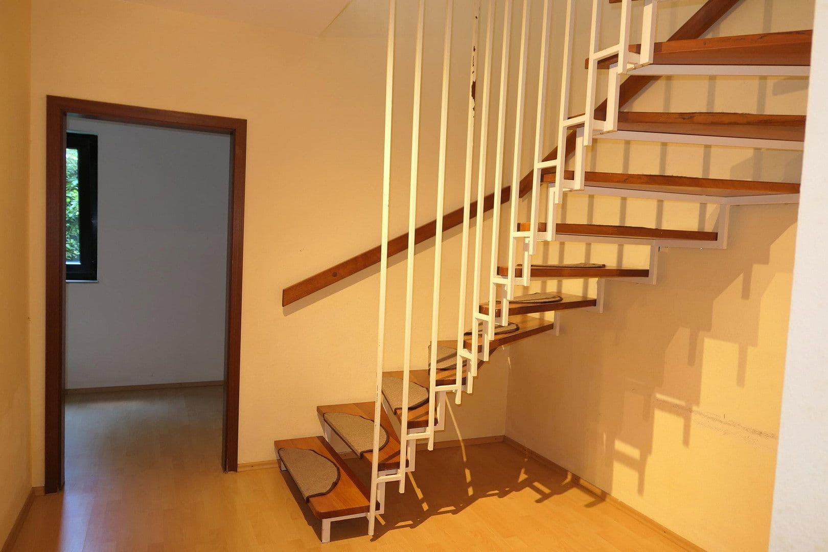 Predaj domu 224 m², pozemok 410 m², Flörsheim, Hesensko Predaj domu 224 m², pozemok 410 m², Flörsheim, Hesensko