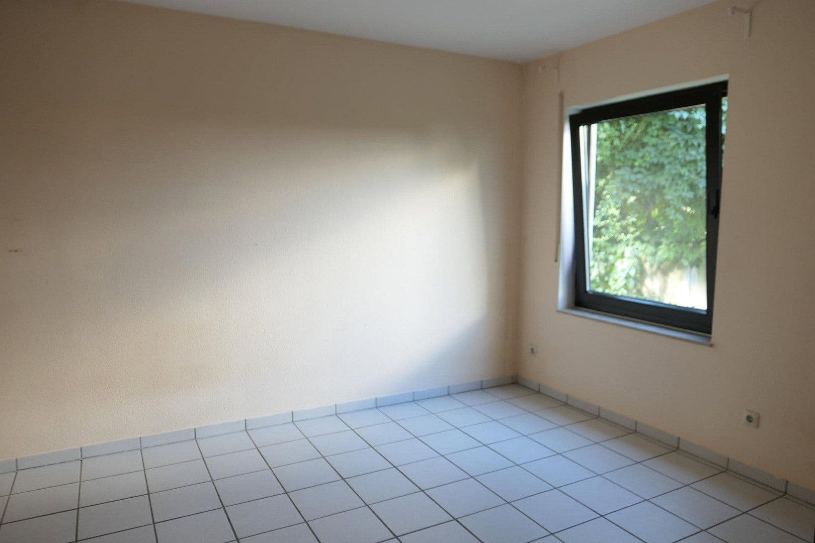 Predaj domu 224 m², pozemok 410 m², Flörsheim, Hesensko Predaj domu 224 m², pozemok 410 m², Flörsheim, Hesensko
