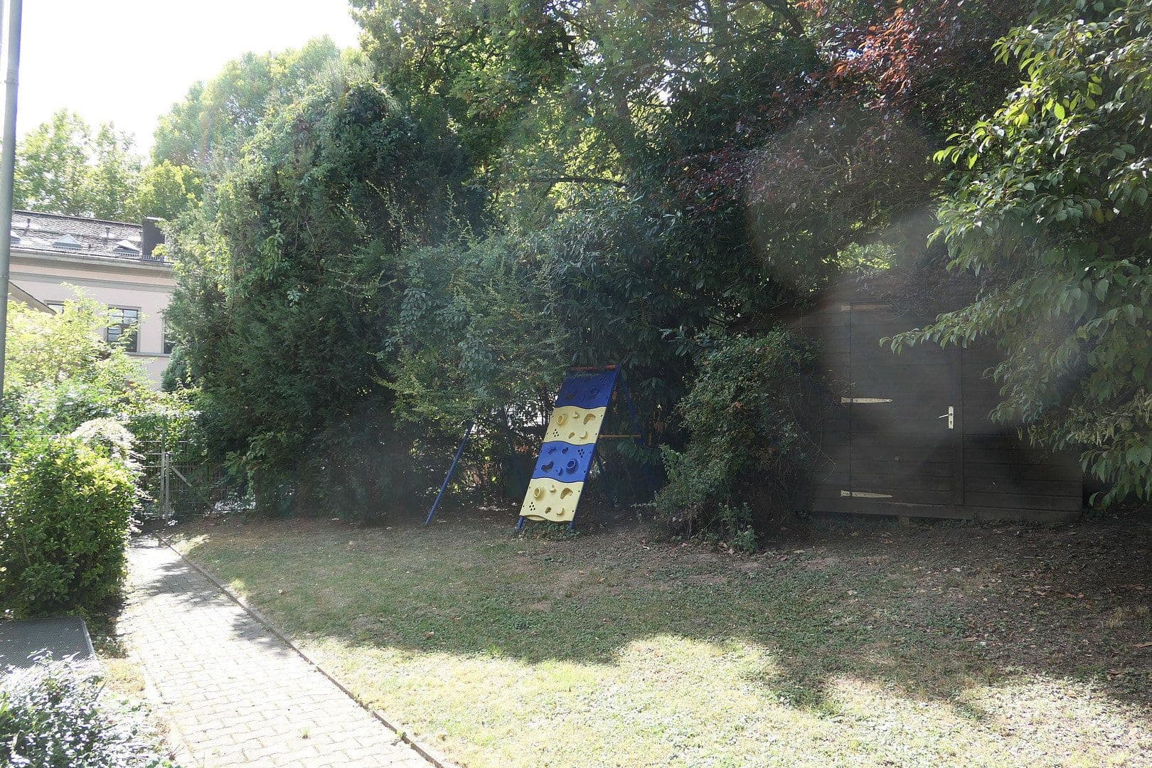 Predaj domu 224 m², pozemok 410 m², Flörsheim, Hesensko Predaj domu 224 m², pozemok 410 m², Flörsheim, Hesensko