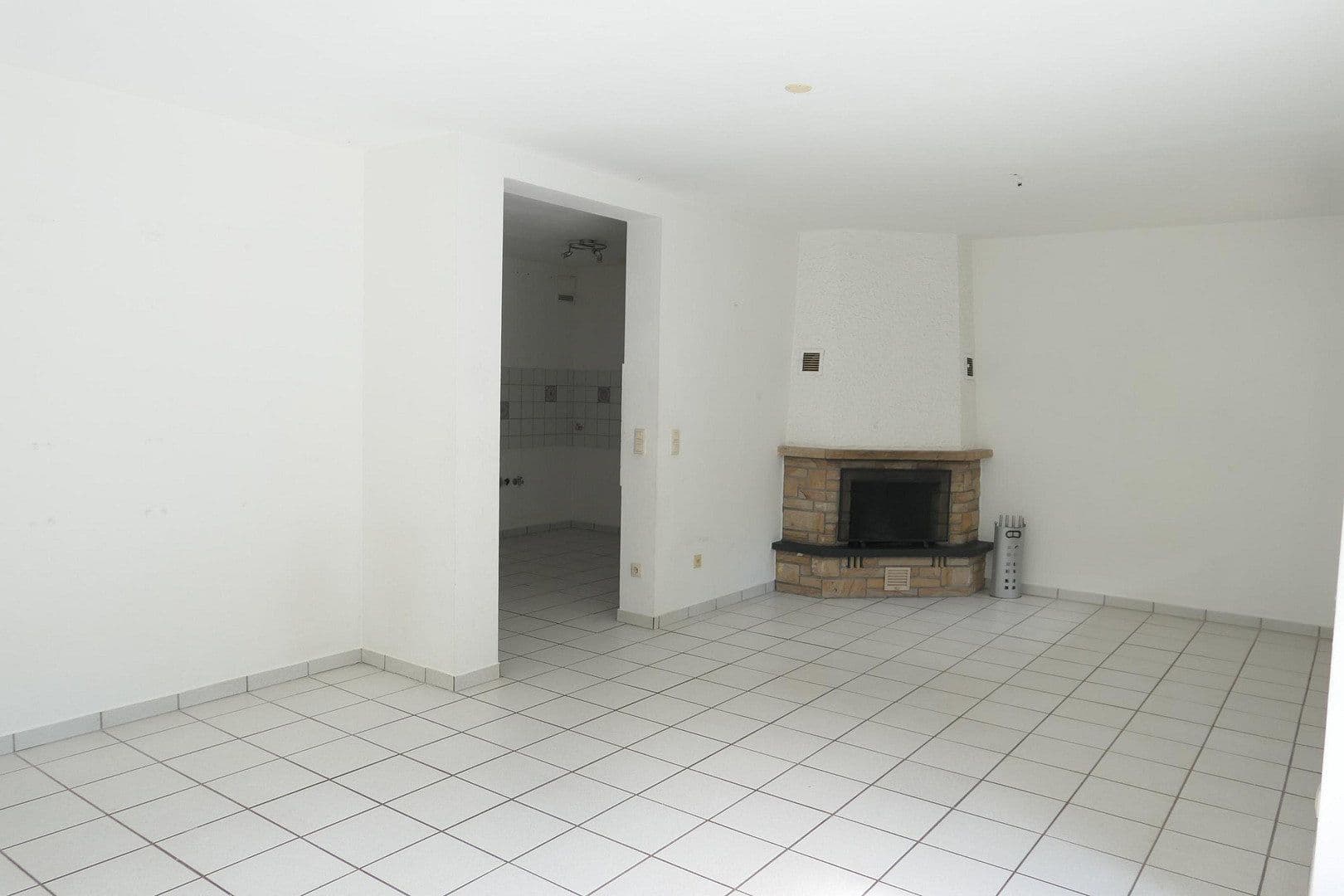 Predaj domu 224 m², pozemok 410 m², Flörsheim, Hesensko Predaj domu 224 m², pozemok 410 m², Flörsheim, Hesensko