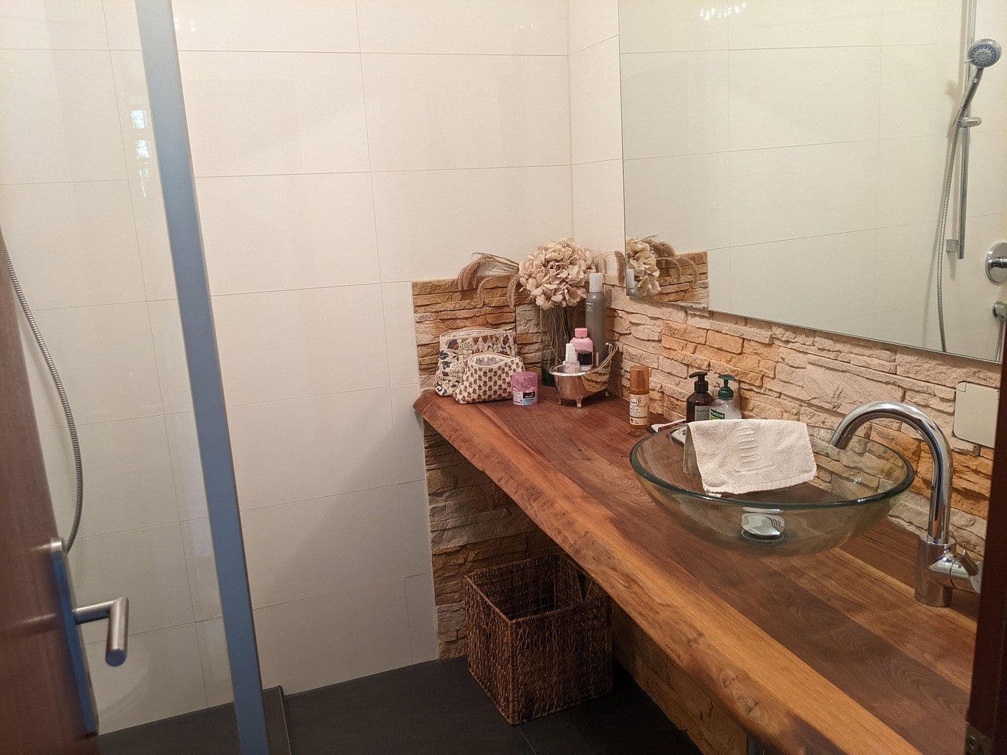 Predaj domu 224 m², pozemok 410 m², Flörsheim, Hesensko Predaj domu 224 m², pozemok 410 m², Flörsheim, Hesensko