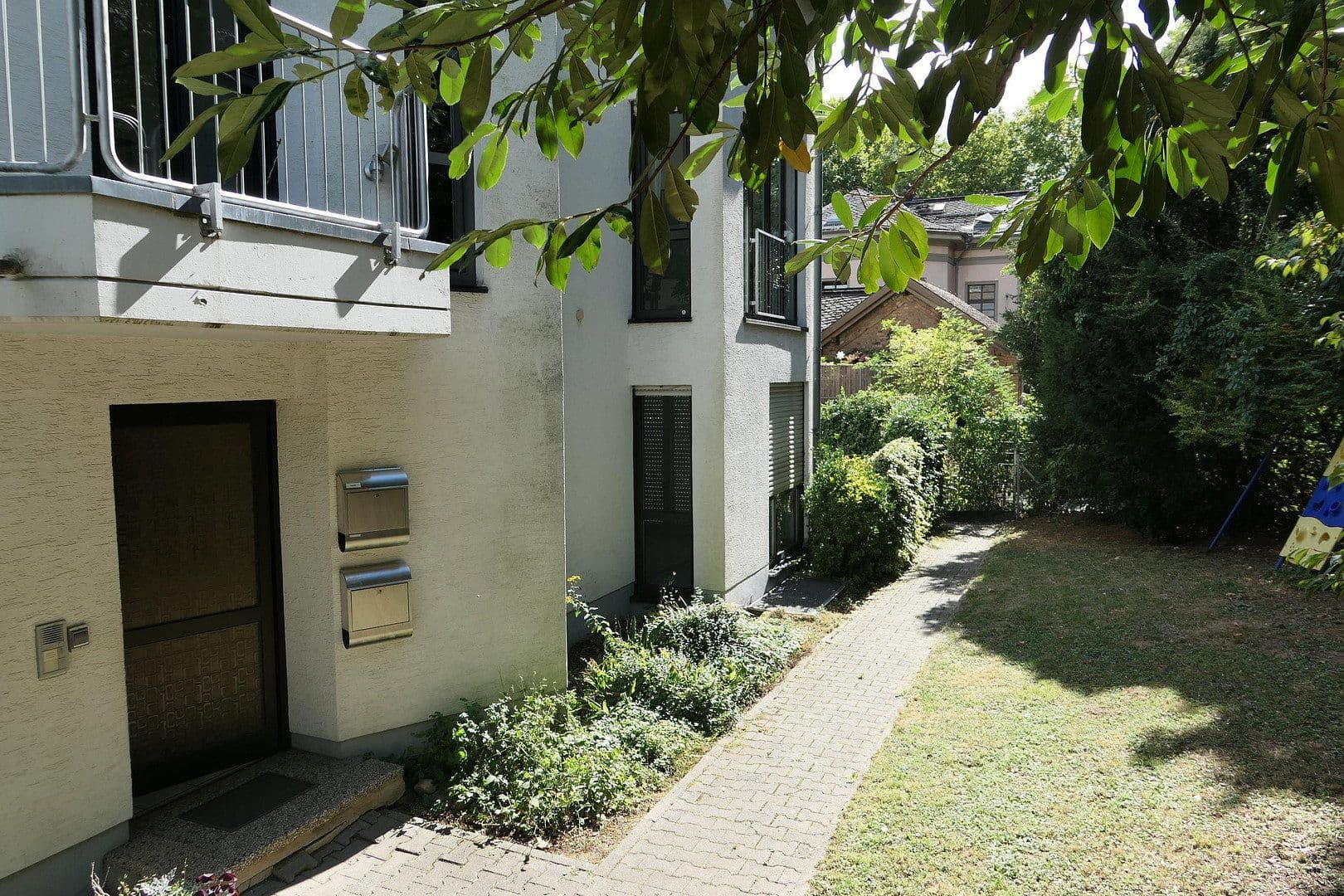 Predaj domu 224 m², pozemok 410 m², Flörsheim, Hesensko Predaj domu 224 m², pozemok 410 m², Flörsheim, Hesensko