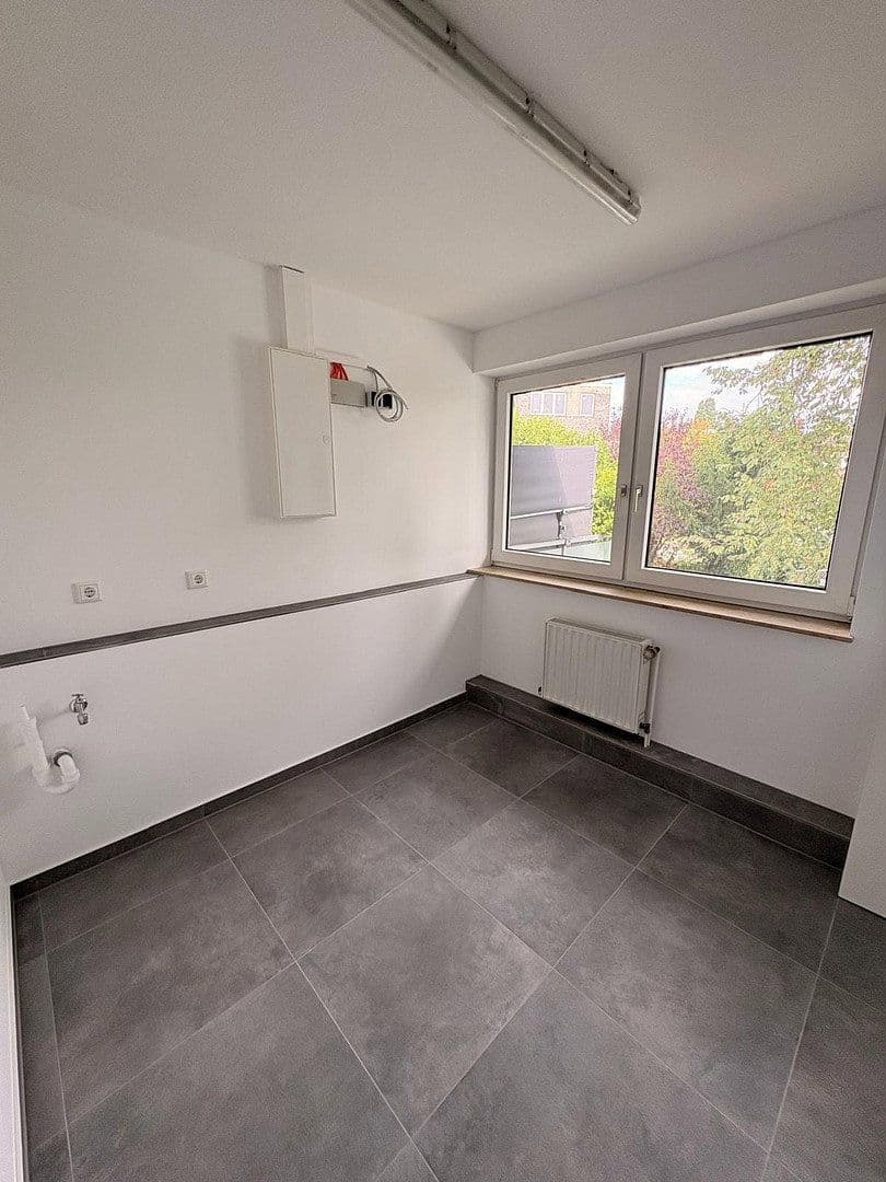 Prenájom bytu 3-izbový 136 m², Maubisstraße 26, Kaarst, Severné Porýnie - Westfálsko Prenájom bytu 3-izbový 136 m², Maubisstraße 26, Kaarst, Severné Porýnie - Westfálsko