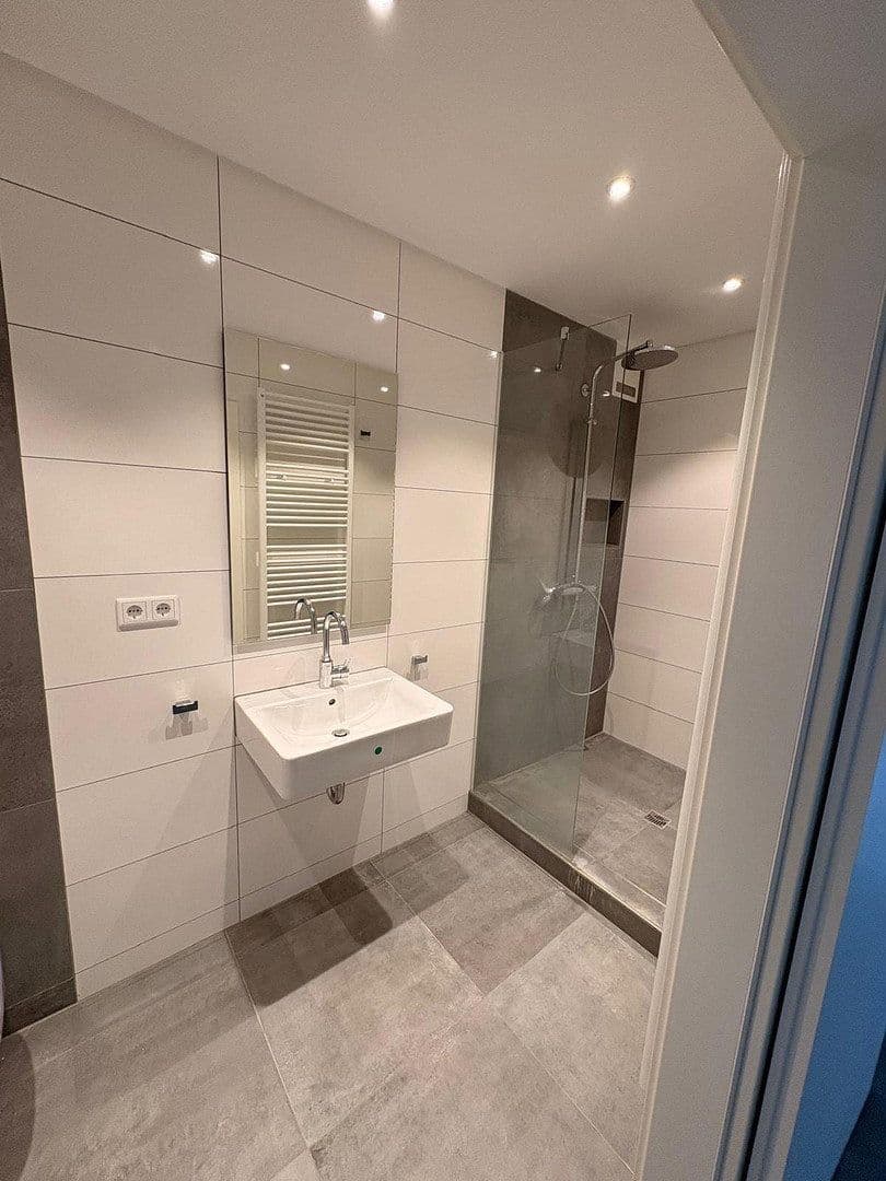 Prenájom bytu 3-izbový 136 m², Maubisstraße 26, Kaarst, Severné Porýnie - Westfálsko Prenájom bytu 3-izbový 136 m², Maubisstraße 26, Kaarst, Severné Porýnie - Westfálsko