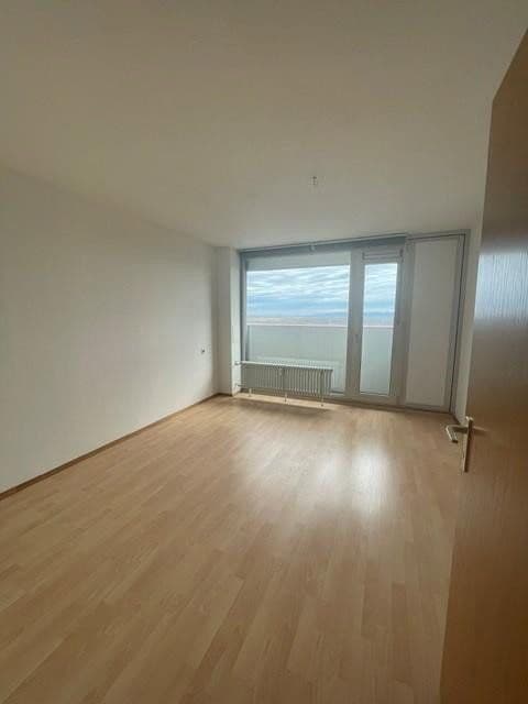 Prenájom bytu 3-izbový 85 m², Tübingen, Bádensko-Wurttembersko Prenájom bytu 3-izbový 85 m², Tübingen, Bádensko-Wurttembersko