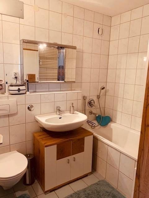 Prenájom bytu 3-izbový 85 m², Tübingen, Bádensko-Wurttembersko Prenájom bytu 3-izbový 85 m², Tübingen, Bádensko-Wurttembersko