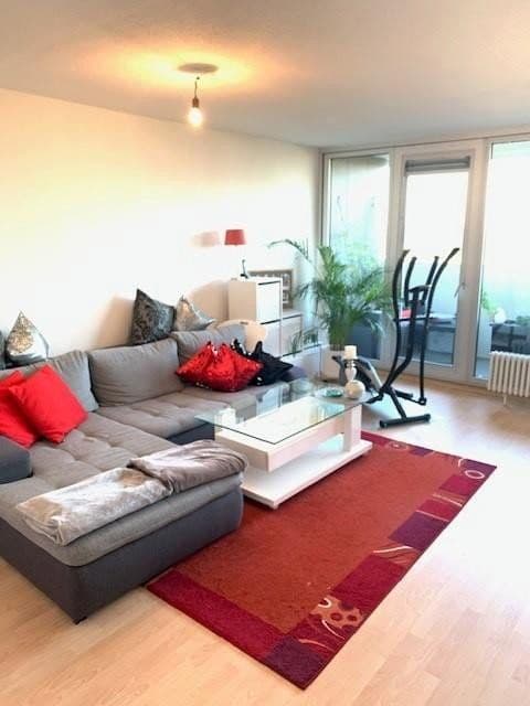 Prenájom bytu 3-izbový 85 m², Tübingen, Bádensko-Wurttembersko Prenájom bytu 3-izbový 85 m², Tübingen, Bádensko-Wurttembersko