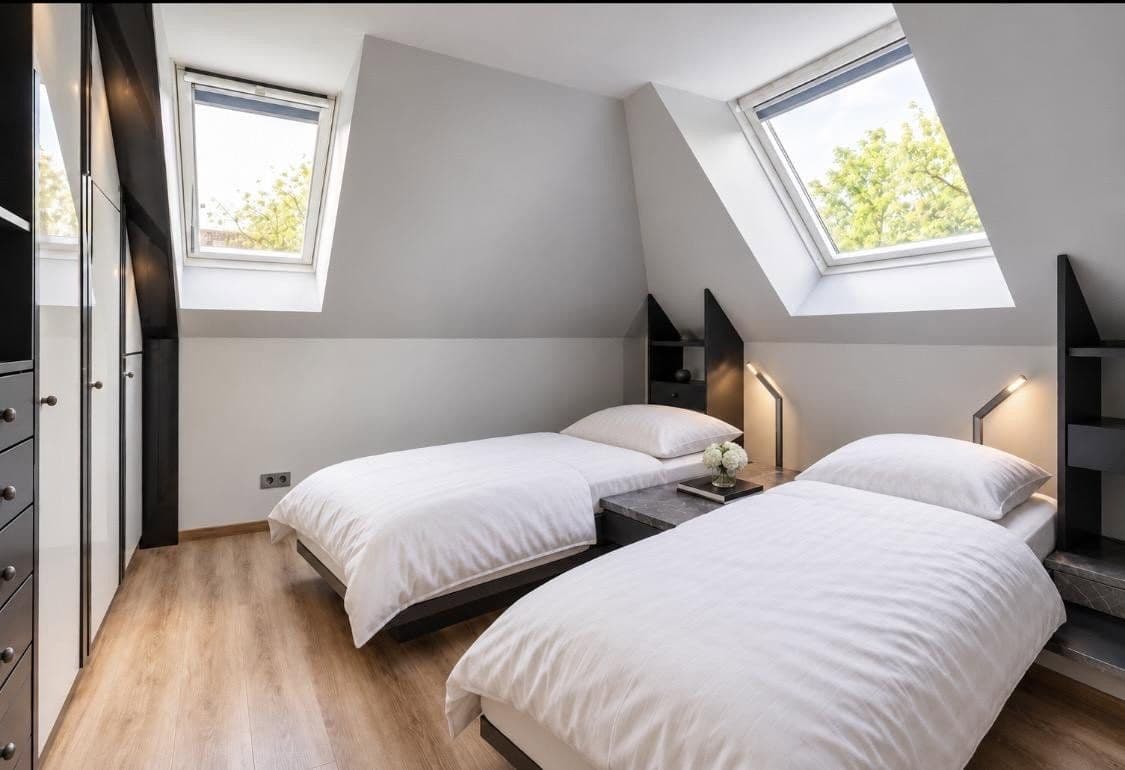Prenájom bytu 3-izbový 120 m², Ahrensburg, Šlezvicko-Holštajnsko Prenájom bytu 3-izbový 120 m², Ahrensburg, Šlezvicko-Holštajnsko