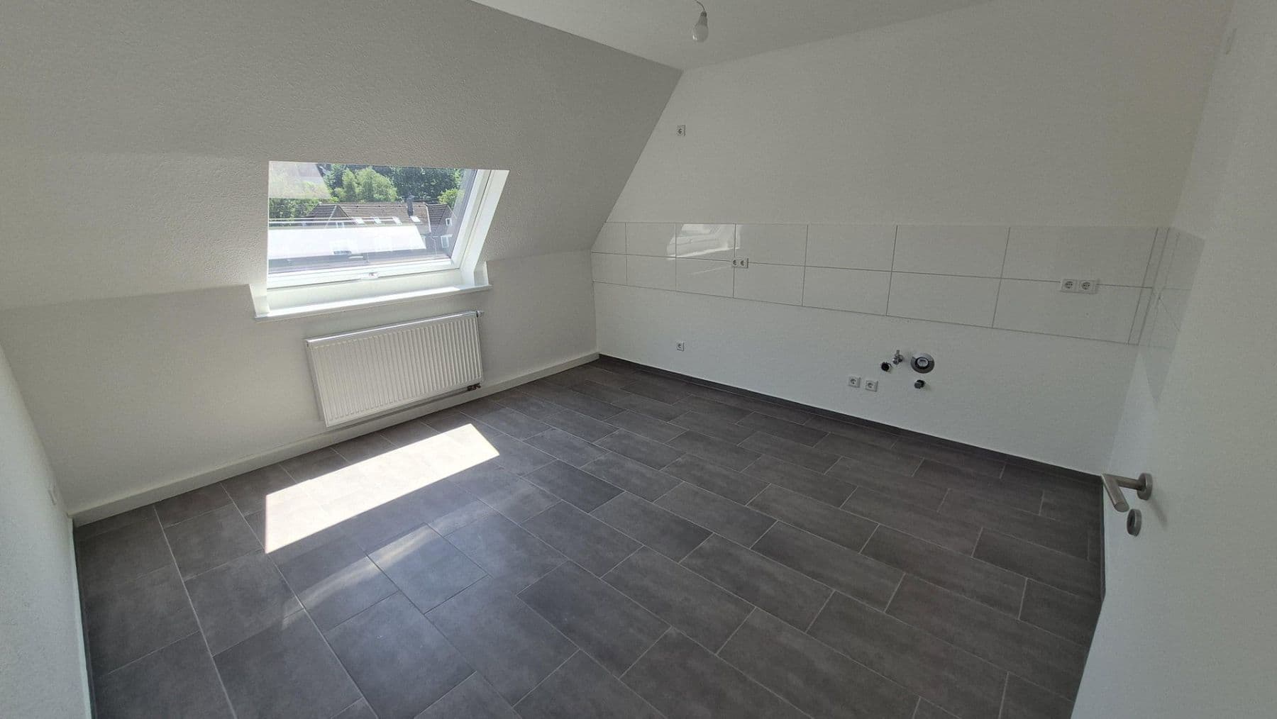 Prenájom bytu 4-izbový 113 m², Gummersbach, Severné Porýnie - Westfálsko Prenájom bytu 4-izbový 113 m², Gummersbach, Severné Porýnie - Westfálsko
