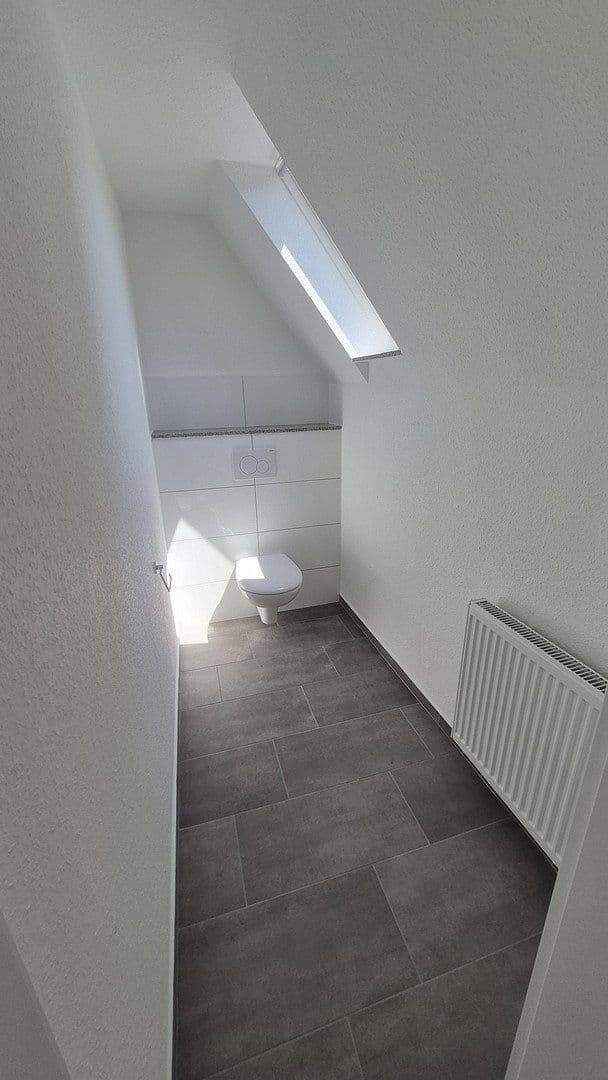 Prenájom bytu 4-izbový 113 m², Gummersbach, Severné Porýnie - Westfálsko Prenájom bytu 4-izbový 113 m², Gummersbach, Severné Porýnie - Westfálsko