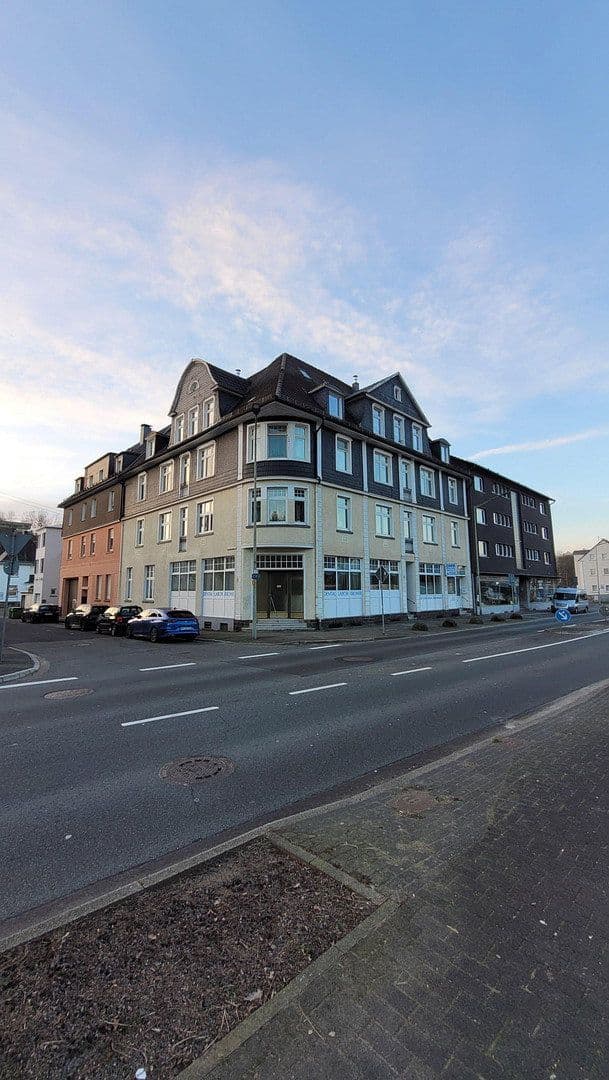 Prenájom bytu 4-izbový 113 m², Gummersbach, Severné Porýnie - Westfálsko Prenájom bytu 4-izbový 113 m², Gummersbach, Severné Porýnie - Westfálsko