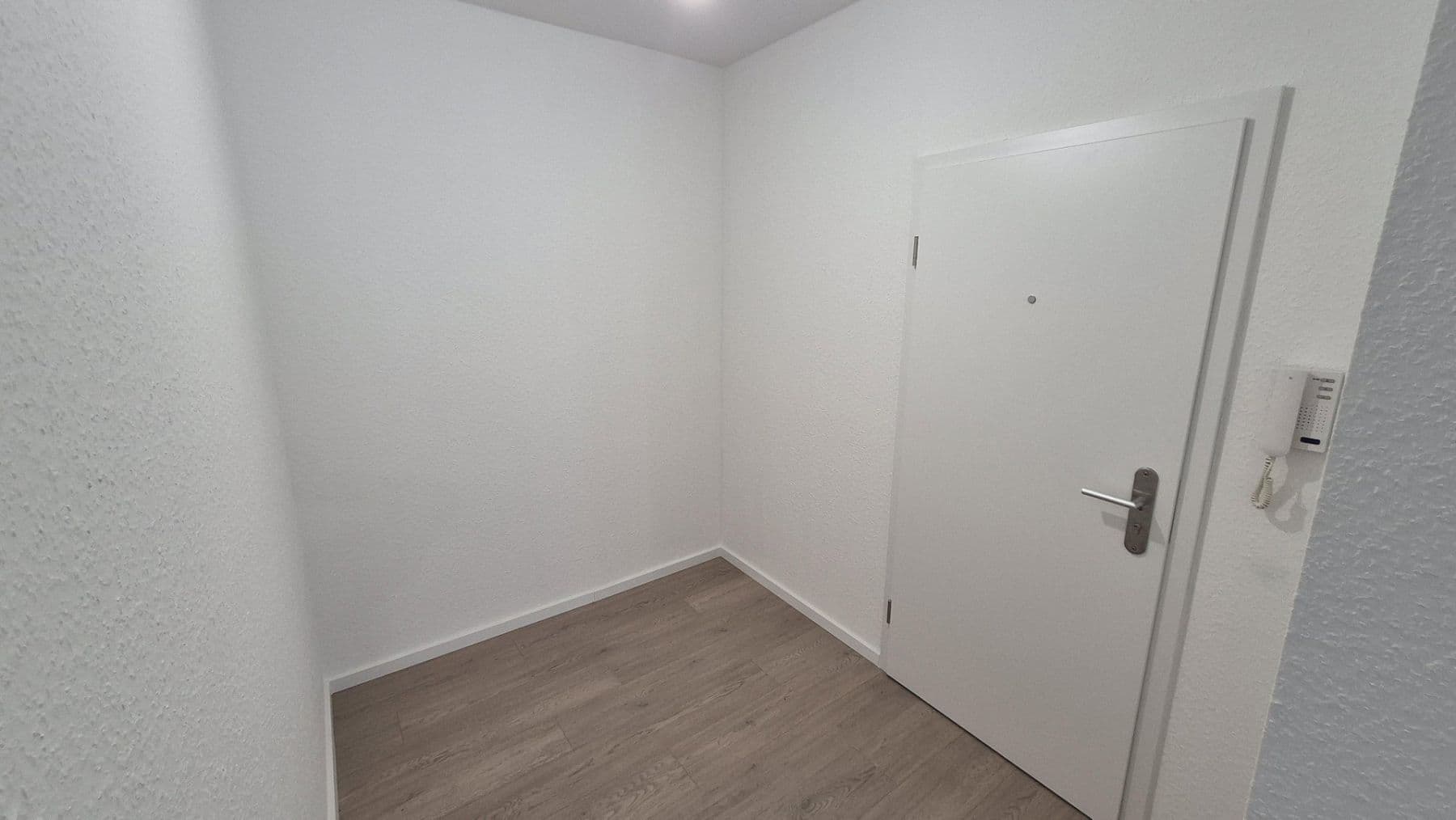 Prenájom bytu 4-izbový 113 m², Gummersbach, Severné Porýnie - Westfálsko Prenájom bytu 4-izbový 113 m², Gummersbach, Severné Porýnie - Westfálsko