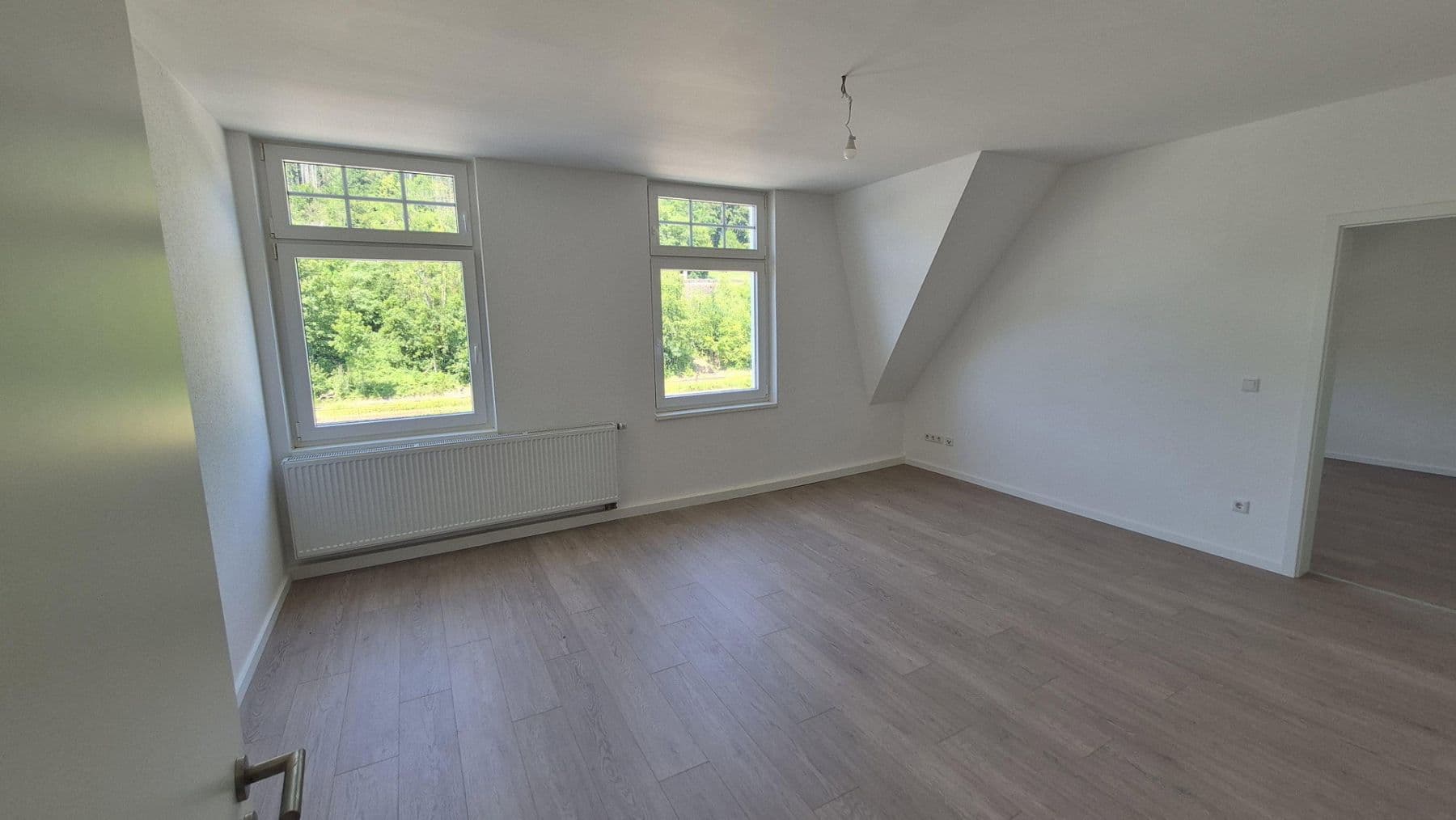 Prenájom bytu 4-izbový 113 m², Gummersbach, Severné Porýnie - Westfálsko Prenájom bytu 4-izbový 113 m², Gummersbach, Severné Porýnie - Westfálsko