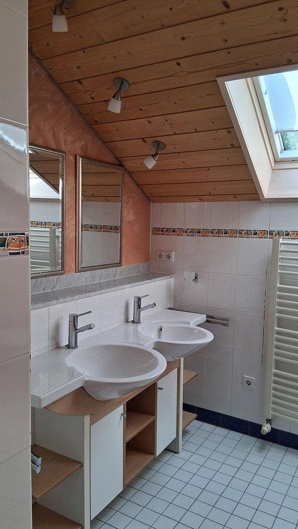 Predaj domu 233 m², pozemok 875 m², Schriesheim, Bádensko-Wurttembersko Predaj domu 233 m², pozemok 875 m², Schriesheim, Bádensko-Wurttembersko