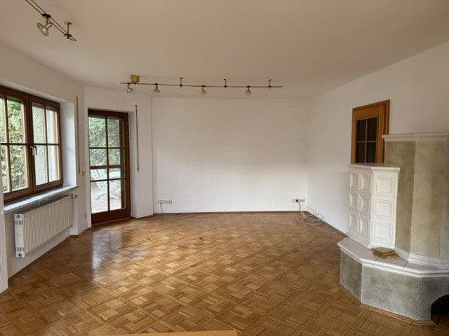 Predaj domu 266 m², pozemok 734 m², Grünsfeld, Bádensko-Wurttembersko Predaj domu 266 m², pozemok 734 m², Grünsfeld, Bádensko-Wurttembersko