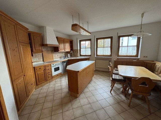 Predaj domu 266 m², pozemok 734 m², Grünsfeld, Bádensko-Wurttembersko Predaj domu 266 m², pozemok 734 m², Grünsfeld, Bádensko-Wurttembersko