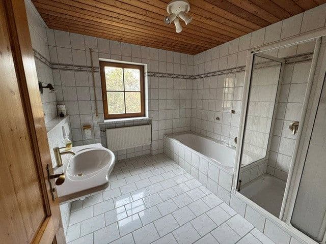 Predaj domu 266 m², pozemok 734 m², Grünsfeld, Bádensko-Wurttembersko Predaj domu 266 m², pozemok 734 m², Grünsfeld, Bádensko-Wurttembersko