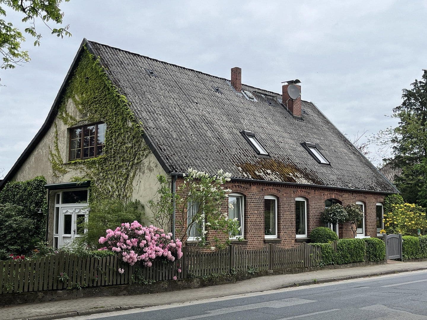 Predaj domu 225 m², pozemok 1.000 m², Sprakensehl, Dolné Sasko Predaj domu 225 m², pozemok 1.000 m², Sprakensehl, Dolné Sasko
