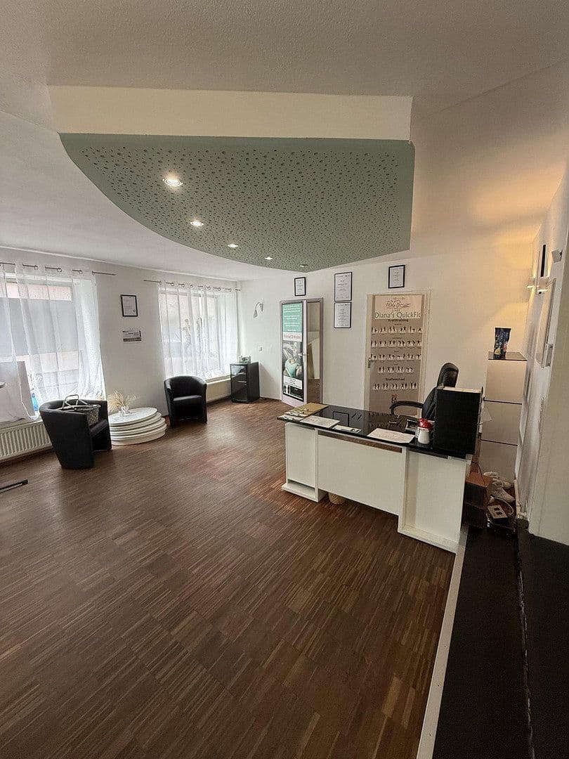 Prenájom kancelárie 91 m², Rosenstr. 1, Schwäbisch Gmünd, Bádensko-Wurttembersko Prenájom kancelárie 91 m², Rosenstr. 1, Schwäbisch Gmünd, Bádensko-Wurttembersko