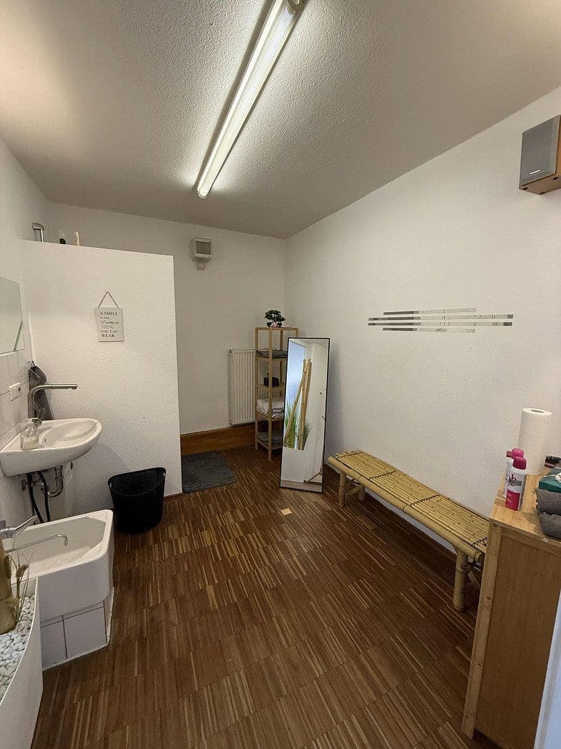 Prenájom kancelárie 91 m², Rosenstr. 1, Schwäbisch Gmünd, Bádensko-Wurttembersko Prenájom kancelárie 91 m², Rosenstr. 1, Schwäbisch Gmünd, Bádensko-Wurttembersko