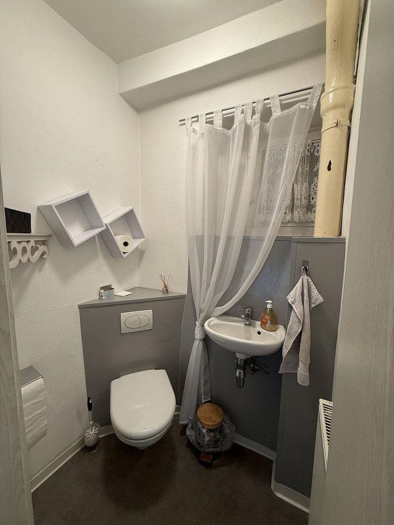 Prenájom kancelárie 91 m², Rosenstr. 1, Schwäbisch Gmünd, Bádensko-Wurttembersko Prenájom kancelárie 91 m², Rosenstr. 1, Schwäbisch Gmünd, Bádensko-Wurttembersko