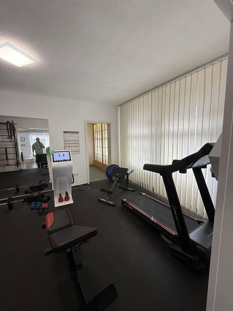 Prenájom kancelárie 91 m², Rosenstr. 1, Schwäbisch Gmünd, Bádensko-Wurttembersko Prenájom kancelárie 91 m², Rosenstr. 1, Schwäbisch Gmünd, Bádensko-Wurttembersko