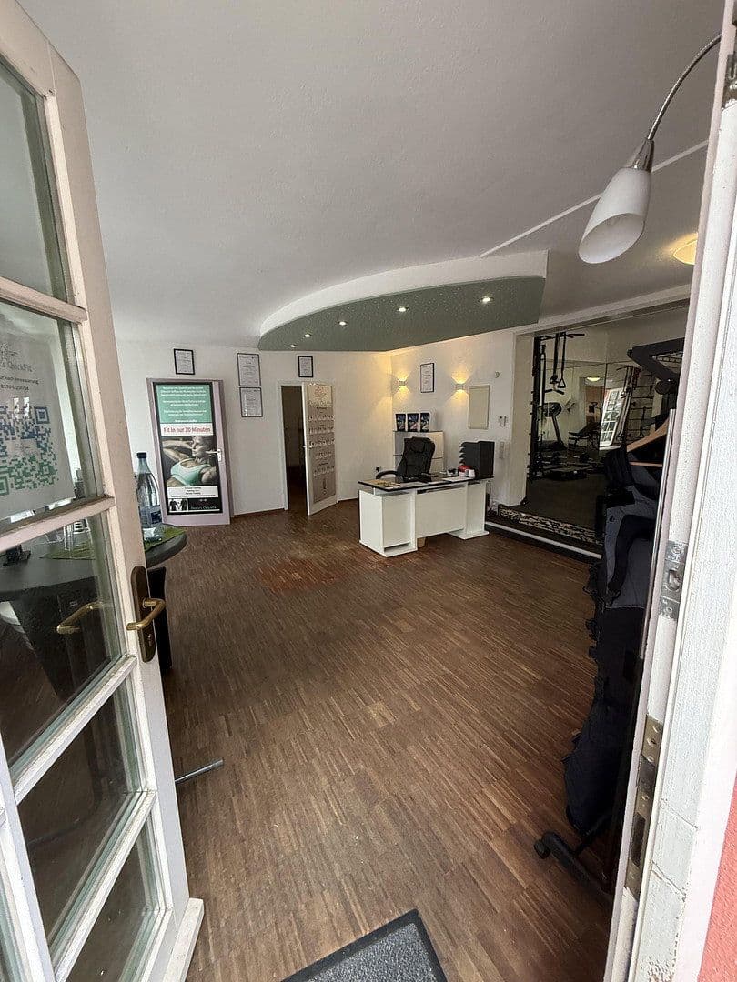 Prenájom kancelárie 91 m², Rosenstr. 1, Schwäbisch Gmünd, Bádensko-Wurttembersko Prenájom kancelárie 91 m², Rosenstr. 1, Schwäbisch Gmünd, Bádensko-Wurttembersko