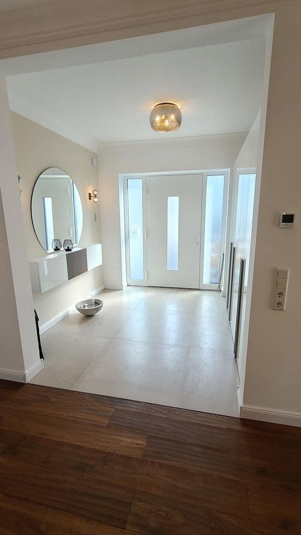 Predaj domu 227 m², pozemok 740 m², Bremen, Brémy Predaj domu 227 m², pozemok 740 m², Bremen, Brémy