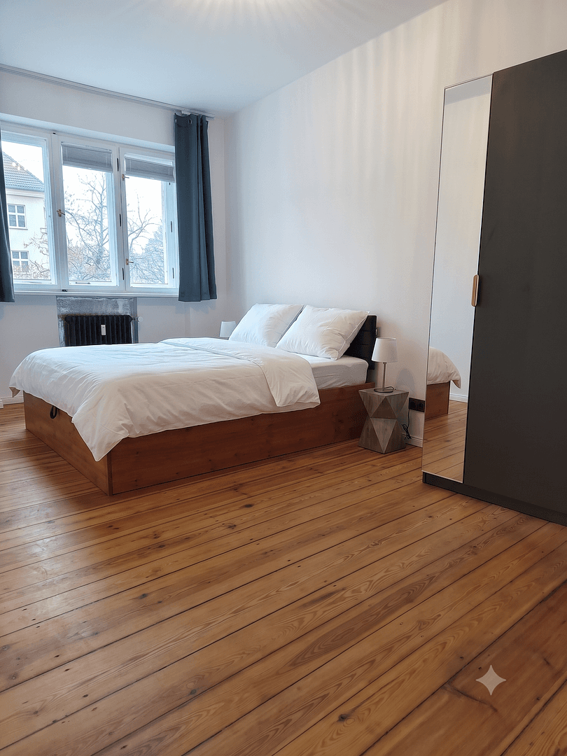 Predaj bytu 3-izbový 93 m², Berlin, Berlín Predaj bytu 3-izbový 93 m², Berlin, Berlín