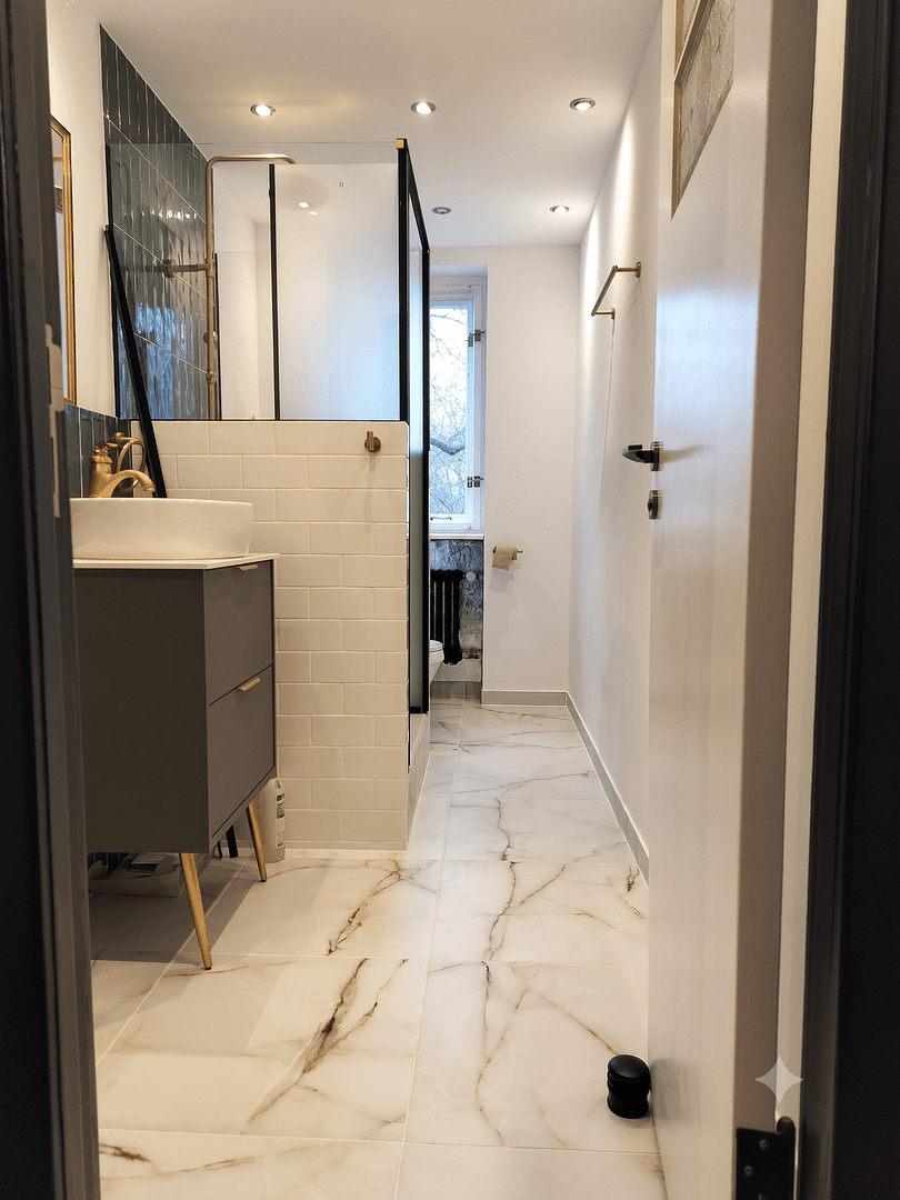 Predaj bytu 3-izbový 93 m², Berlin, Berlín Predaj bytu 3-izbový 93 m², Berlin, Berlín