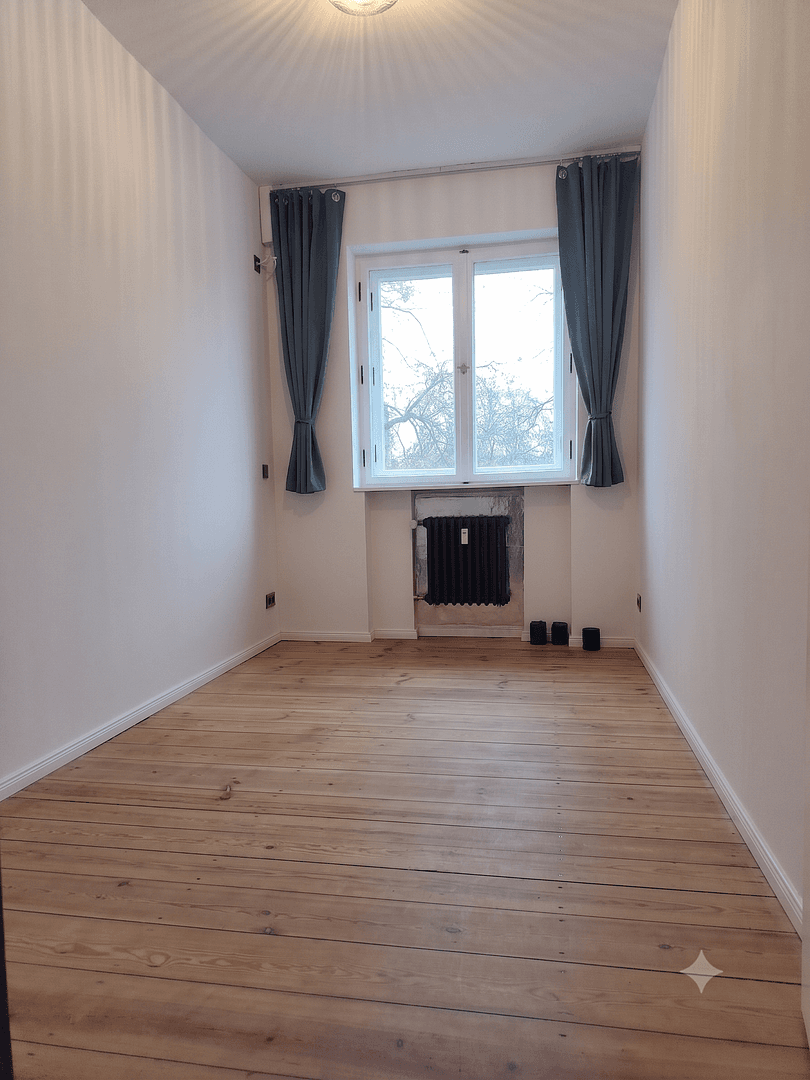 Predaj bytu 3-izbový 93 m², Berlin, Berlín Predaj bytu 3-izbový 93 m², Berlin, Berlín