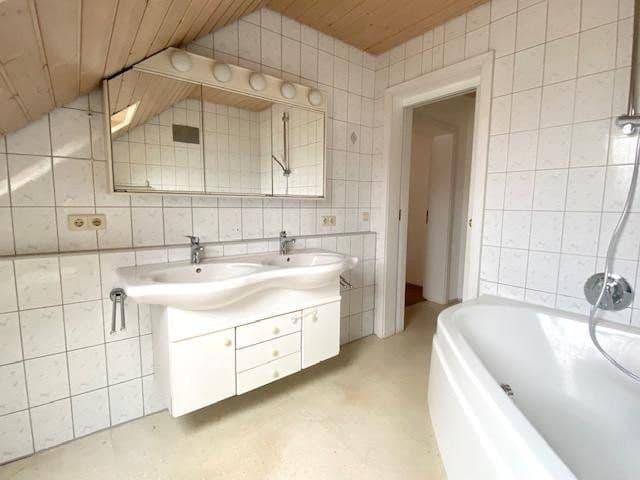 Predaj bytu 4-izbový 107 m², Herbrechtingen, Bádensko-Wurttembersko Predaj bytu 4-izbový 107 m², Herbrechtingen, Bádensko-Wurttembersko
