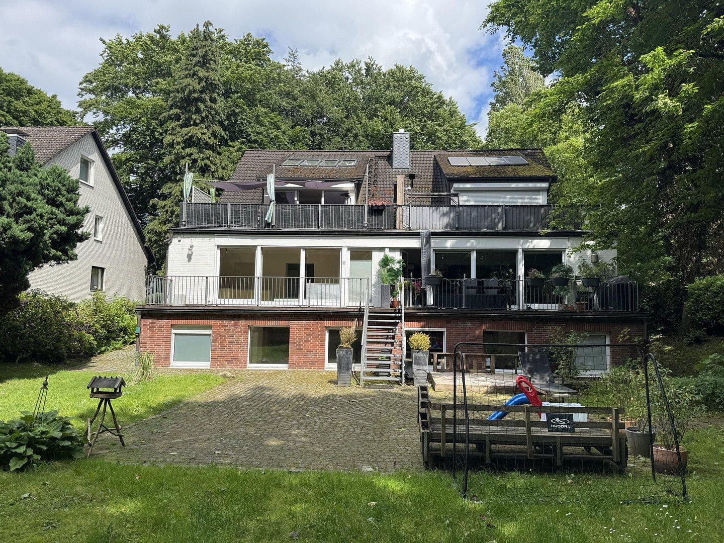Prenájom bytu 3-izbový 124 m², Friedrich-Ebert-Str. 91, Hamburg, Hamburg Prenájom bytu 3-izbový 124 m², Friedrich-Ebert-Str. 91, Hamburg, Hamburg