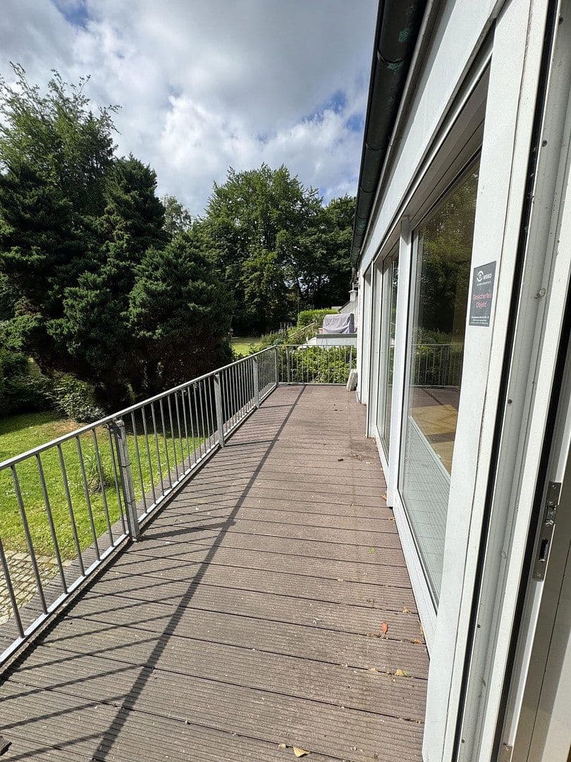 Prenájom bytu 3-izbový 124 m², Friedrich-Ebert-Str. 91, Hamburg, Hamburg Prenájom bytu 3-izbový 124 m², Friedrich-Ebert-Str. 91, Hamburg, Hamburg