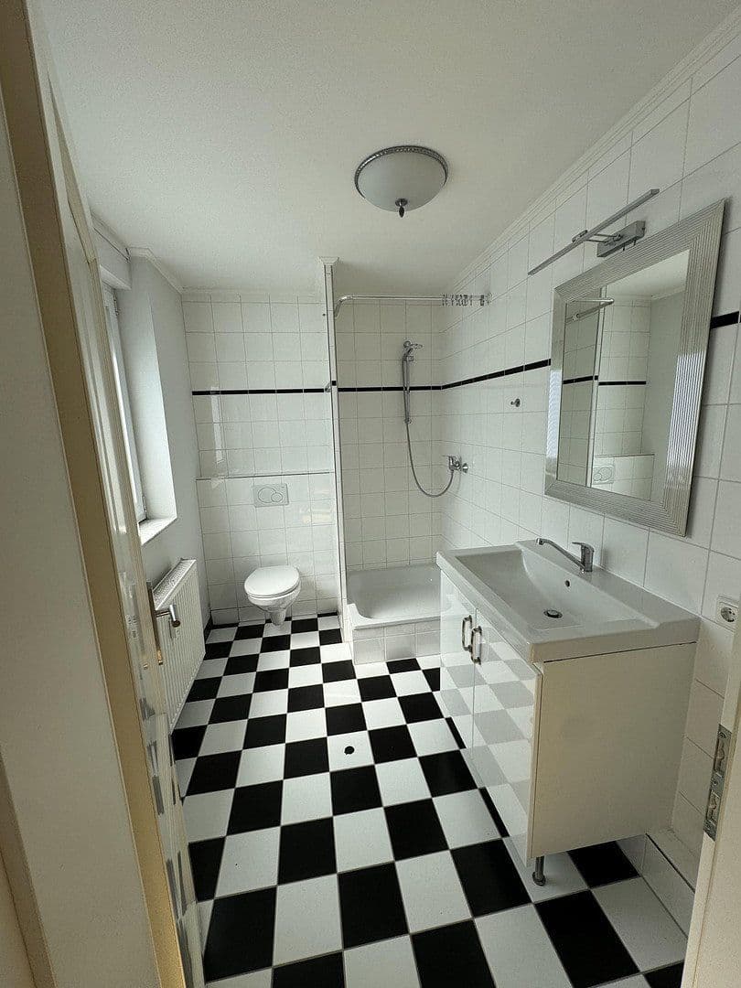 Prenájom bytu 3-izbový 124 m², Friedrich-Ebert-Str. 91, Hamburg, Hamburg Prenájom bytu 3-izbový 124 m², Friedrich-Ebert-Str. 91, Hamburg, Hamburg