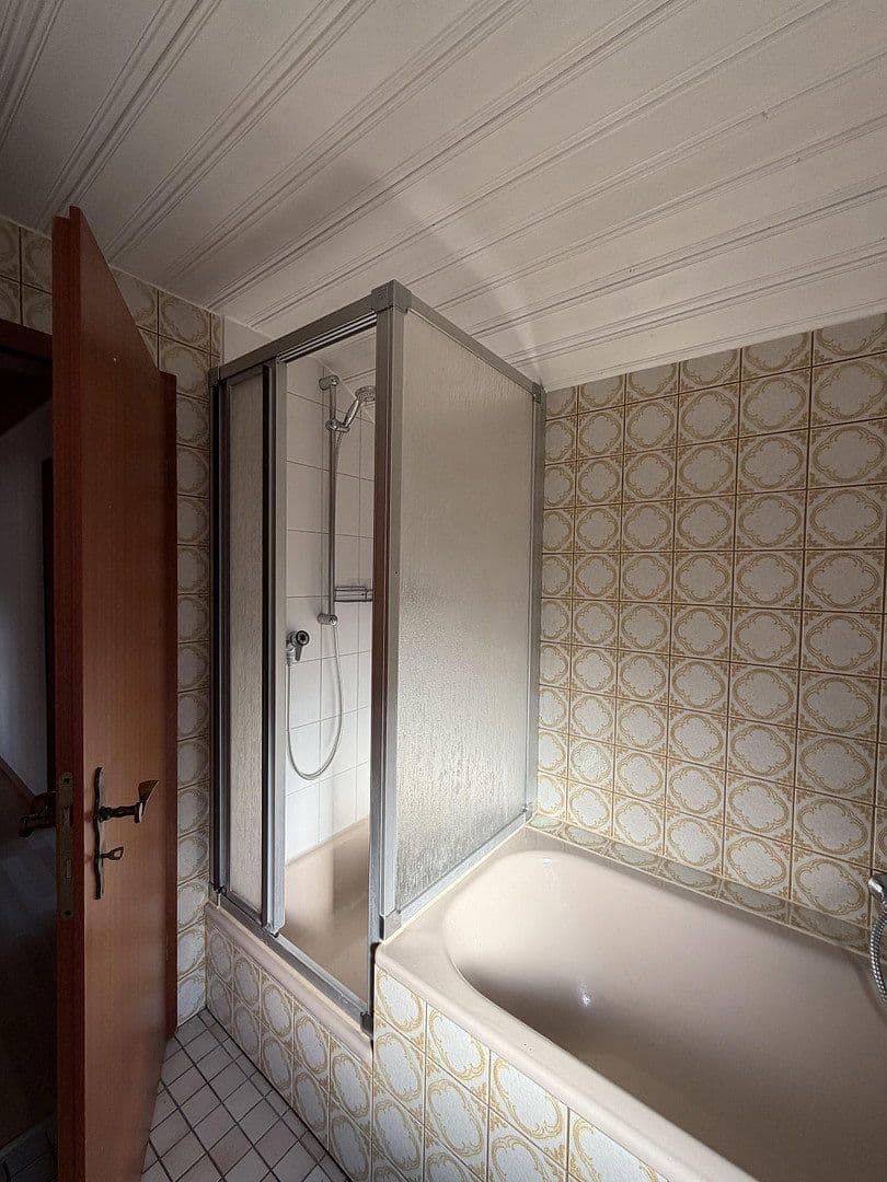 Prenájom bytu 2-izbový 53 m², Niderpleiser Strasse 93, Sankt Augustin, Severné Porýnie - Westfálsko Prenájom bytu 2-izbový 53 m², Niderpleiser Strasse 93, Sankt Augustin, Severné Porýnie - Westfálsko