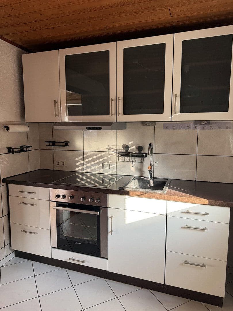 Prenájom bytu 2-izbový 53 m², Niderpleiser Strasse 93, Sankt Augustin, Severné Porýnie - Westfálsko Prenájom bytu 2-izbový 53 m², Niderpleiser Strasse 93, Sankt Augustin, Severné Porýnie - Westfálsko