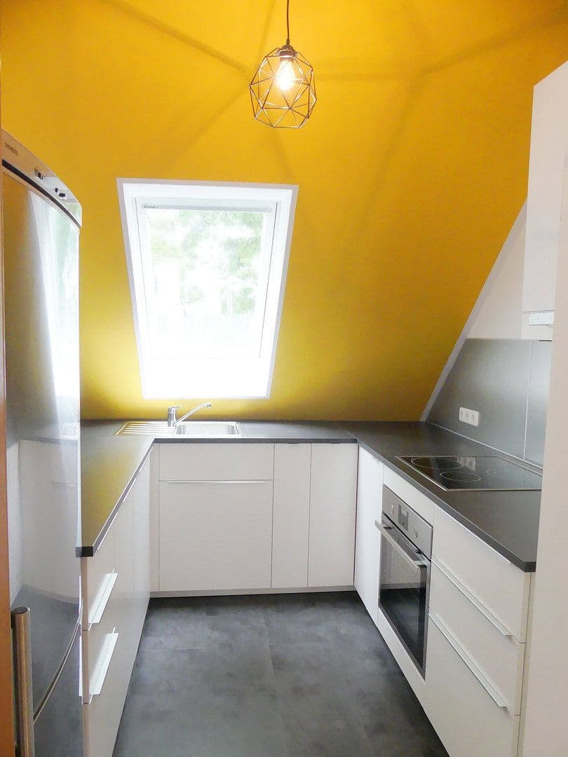 Prenájom bytu 4-izbový 100 m², Böckerstr.1, Hannover, Dolné Sasko Prenájom bytu 4-izbový 100 m², Böckerstr.1, Hannover, Dolné Sasko