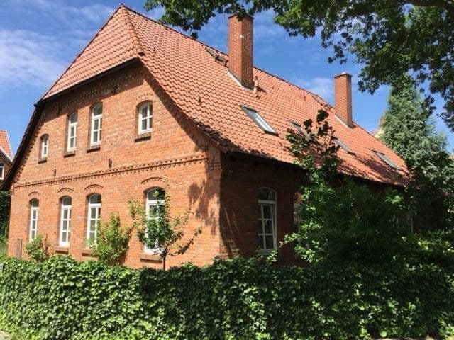 Prenájom bytu 4-izbový 100 m², Böckerstr.1, Hannover, Dolné Sasko Prenájom bytu 4-izbový 100 m², Böckerstr.1, Hannover, Dolné Sasko