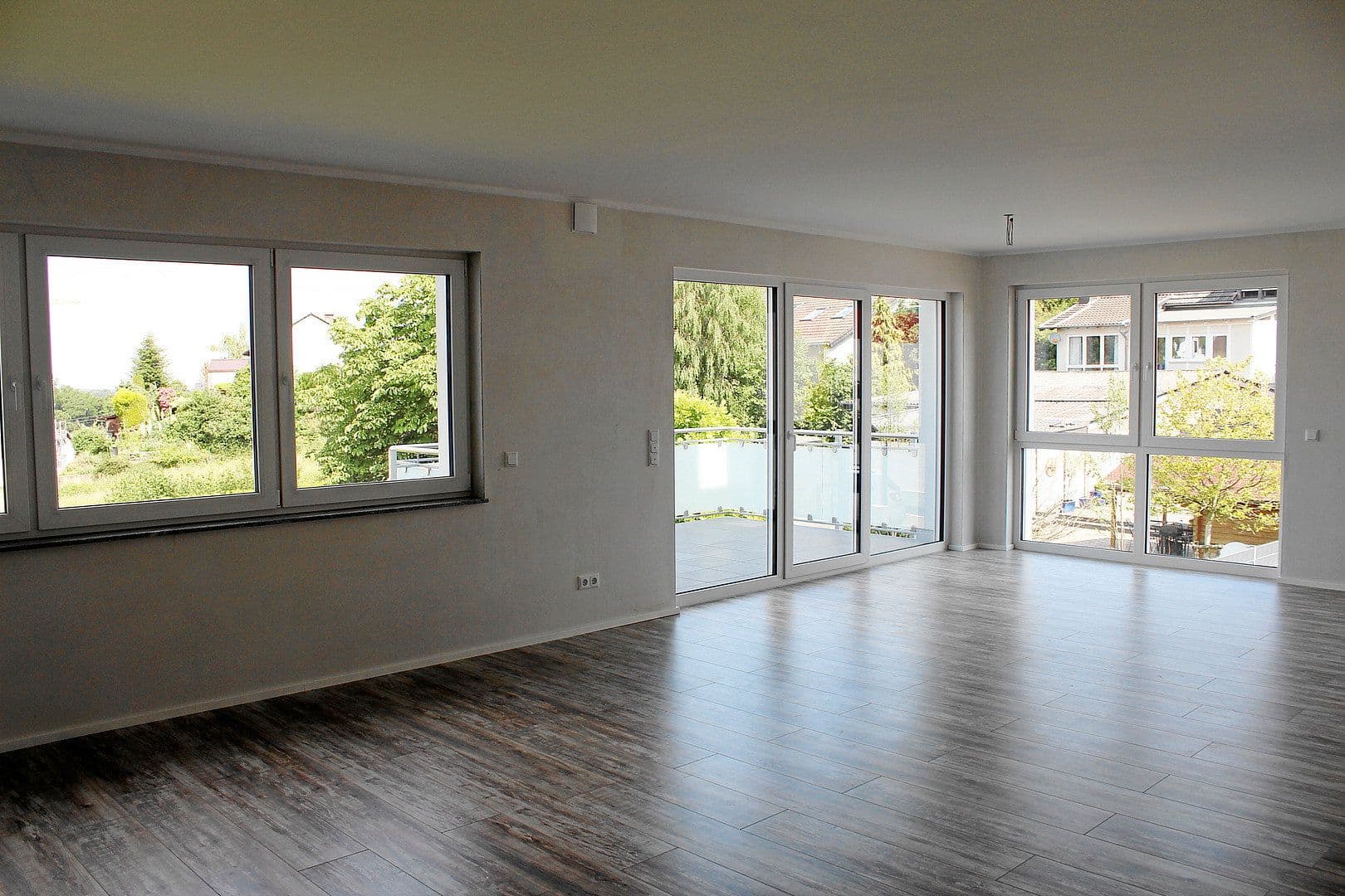 Prenájom bytu 3-izbový 94 m², Domblick 61, Königswinter, Severné Porýnie - Westfálsko Prenájom bytu 3-izbový 94 m², Domblick 61, Königswinter, Severné Porýnie - Westfálsko