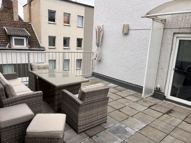 Prenájom bytu 2-izbový 68 m², Victoriastr. 20, Köln, Severné Porýnie - Westfálsko Prenájom bytu 2-izbový 68 m², Victoriastr. 20, Köln, Severné Porýnie - Westfálsko