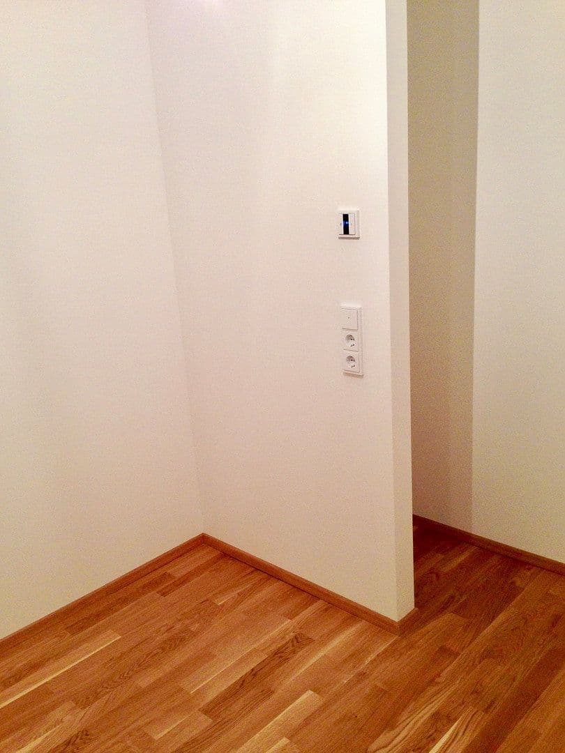 Prenájom bytu 1-izbový 35 m², Frankfurt, Hesensko Prenájom bytu 1-izbový 35 m², Frankfurt, Hesensko