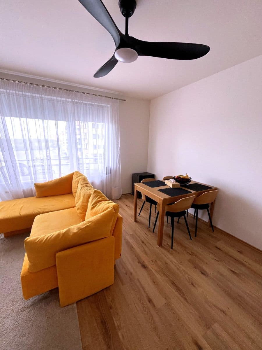 Prenájom bytu 3-izbový 70 m², Miloše Havla, Praha, Praha Prenájom bytu 3-izbový 70 m², Miloše Havla, Praha, Praha