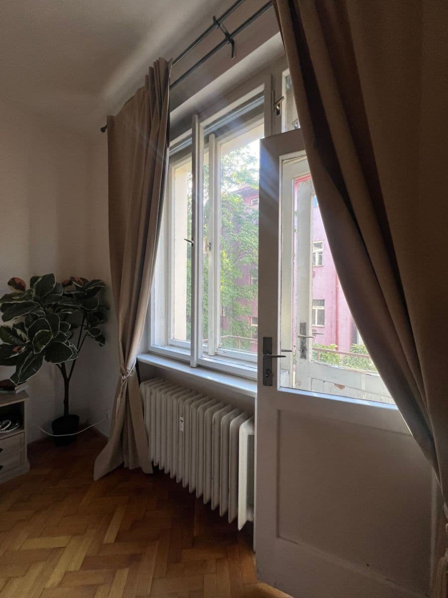 Prenájom bytu 2-izbový 55 m², Mikovcova, Praha, Praha Prenájom bytu 2-izbový 55 m², Mikovcova, Praha, Praha