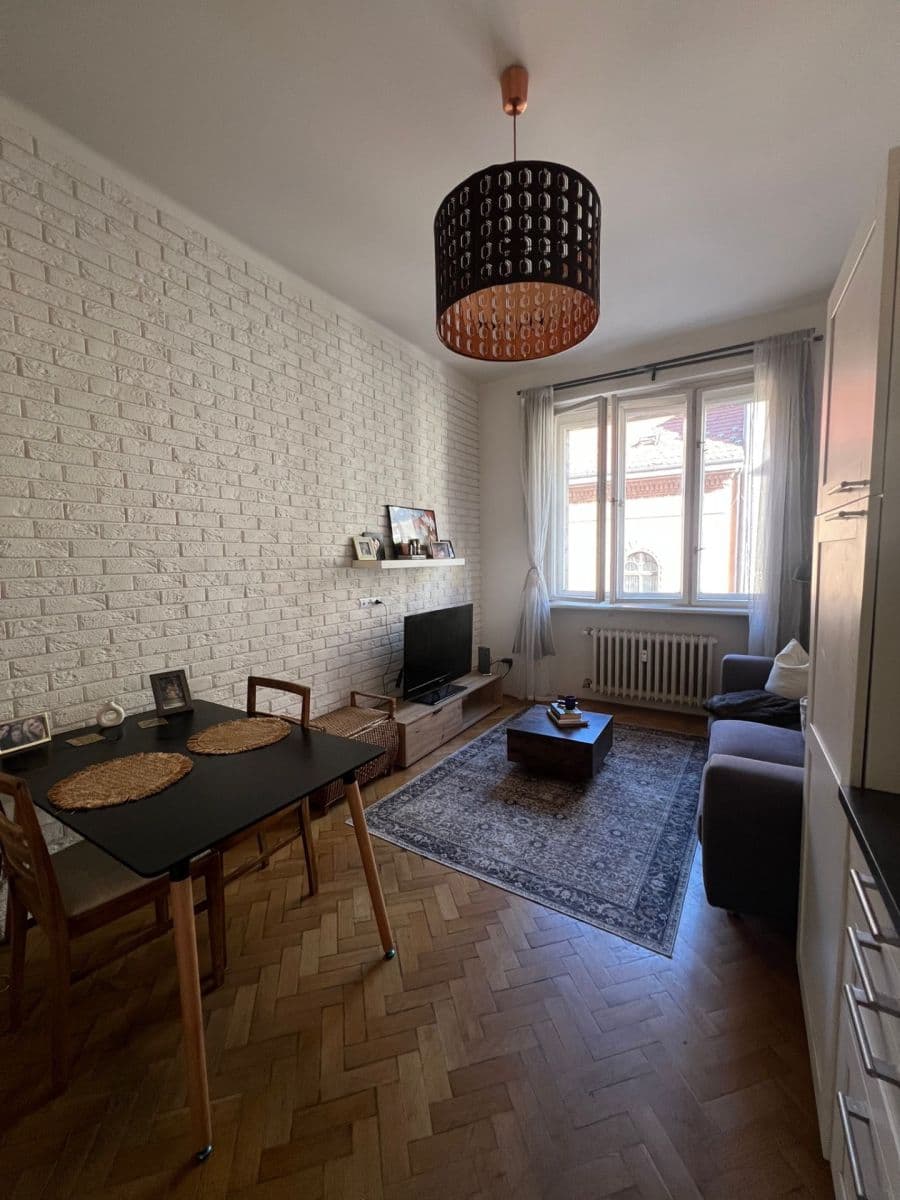 Prenájom bytu 2-izbový 55 m², Mikovcova, Praha, Praha Prenájom bytu 2-izbový 55 m², Mikovcova, Praha, Praha