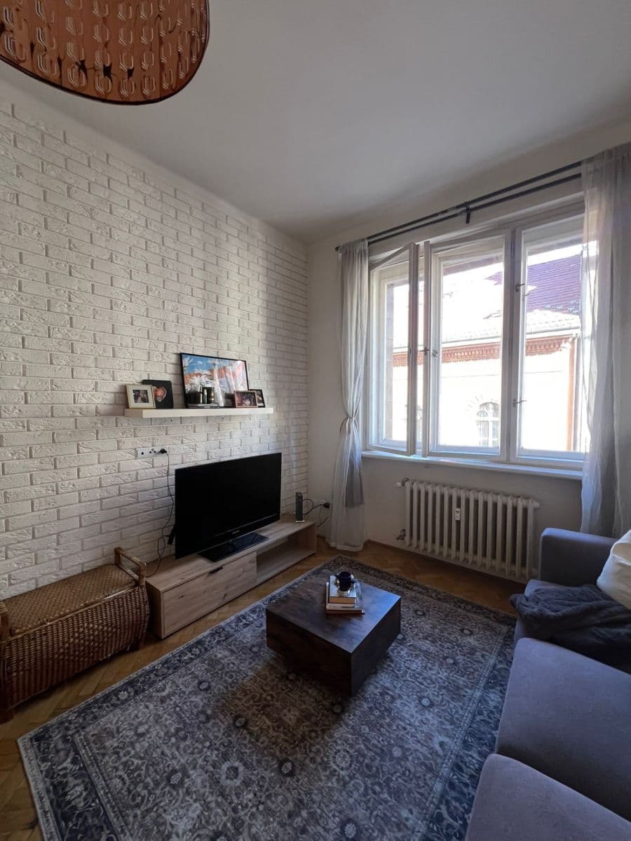 Prenájom bytu 2-izbový 55 m², Mikovcova, Praha, Praha Prenájom bytu 2-izbový 55 m², Mikovcova, Praha, Praha