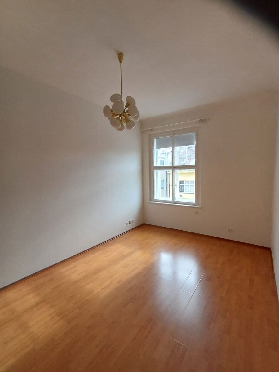 Prenájom bytu 2-izbový 37 m², Madridská, Praha, Praha Prenájom bytu 2-izbový 37 m², Madridská, Praha, Praha