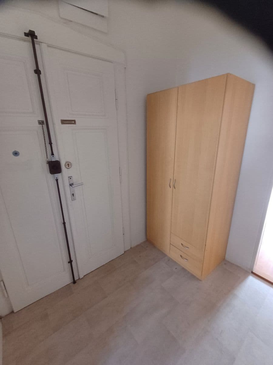 Prenájom bytu 2-izbový 37 m², Madridská, Praha, Praha Prenájom bytu 2-izbový 37 m², Madridská, Praha, Praha